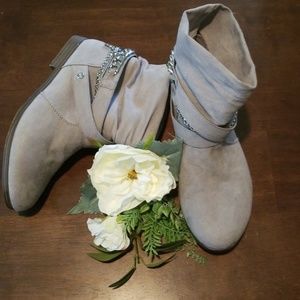 Juicy Couture NWOT ankle boots 6